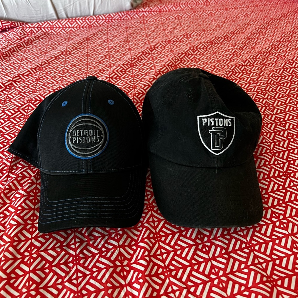 Detroit Pistons Black Caps Set